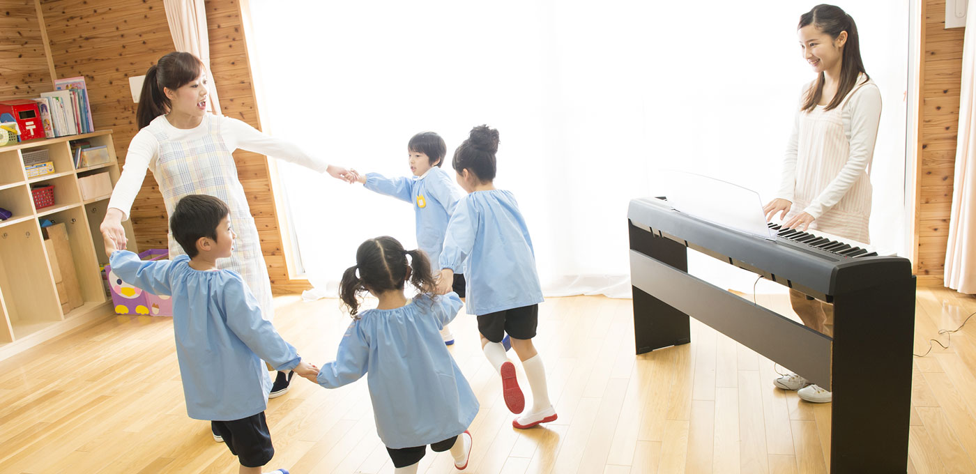 軽度の発達障害をもった児童に対し、音楽と運動を通じた集団活動を提供し、将来自立した生活を営むうえで必要なスキルの獲得を目指します。